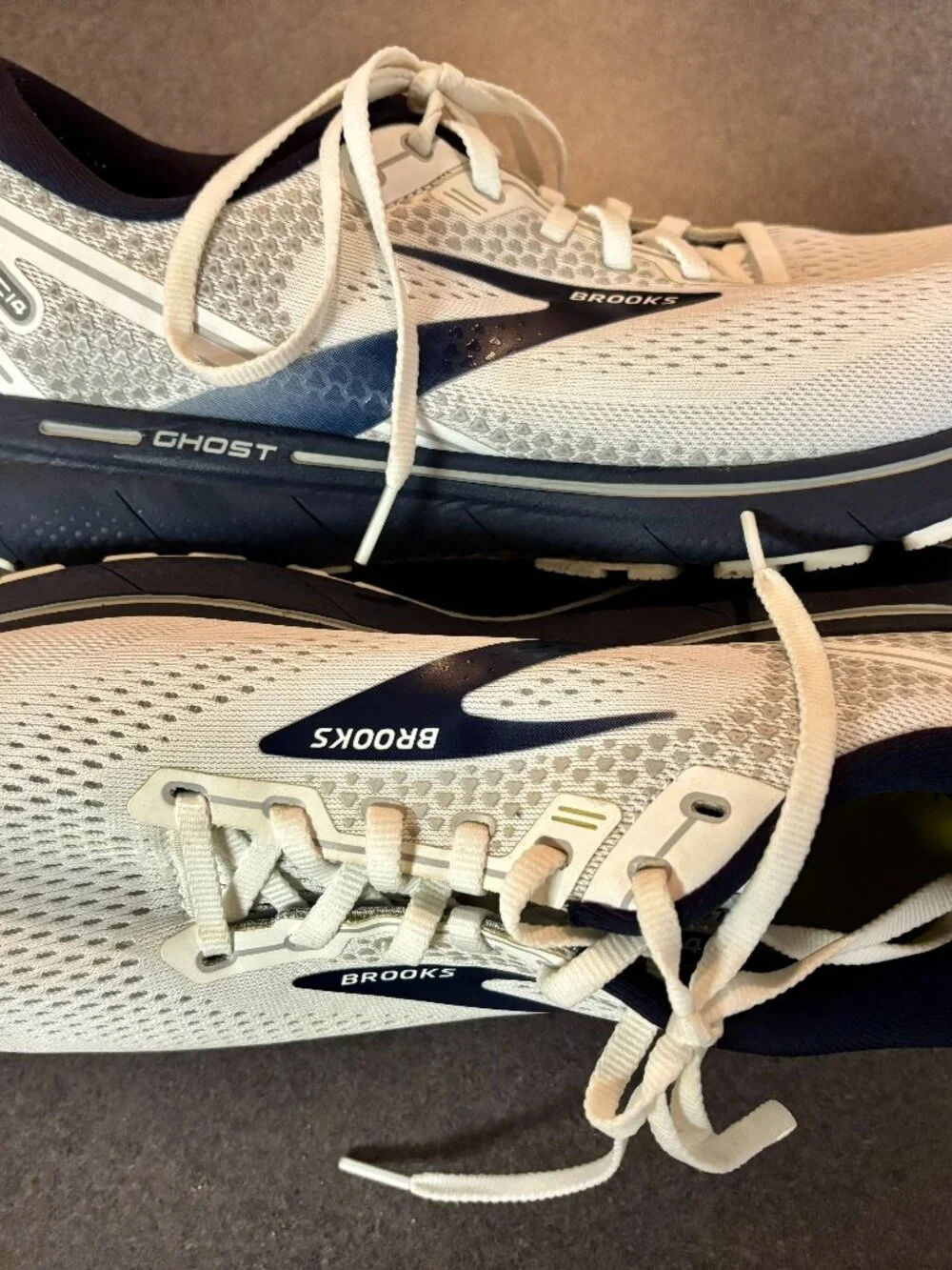 ~~Brooks Ghost 14 Men’s Size 12 Running & Walking Sneakers Gray/White..VGUC!!!..